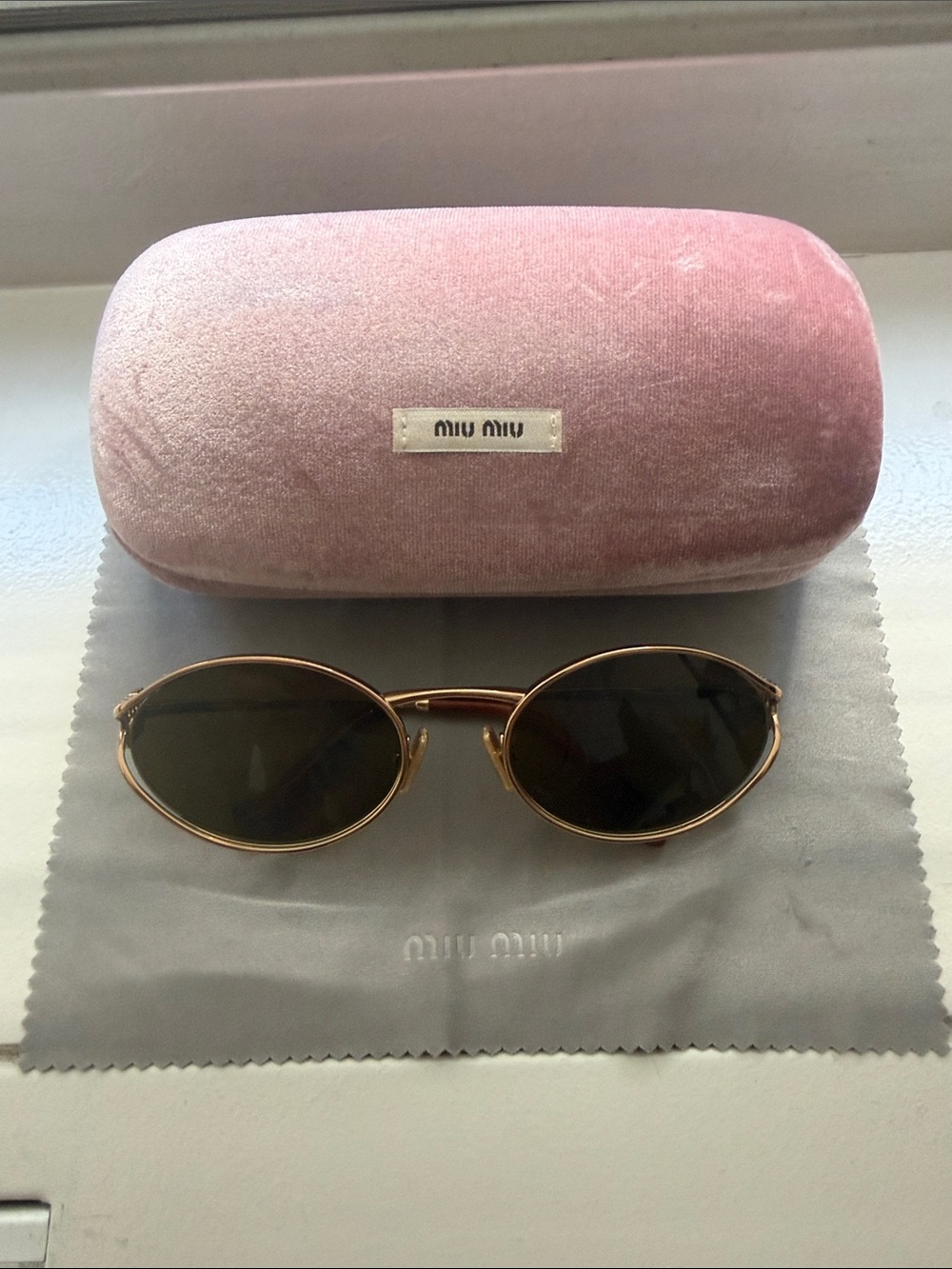 Authentic Miu Miu 52YS sunglasses